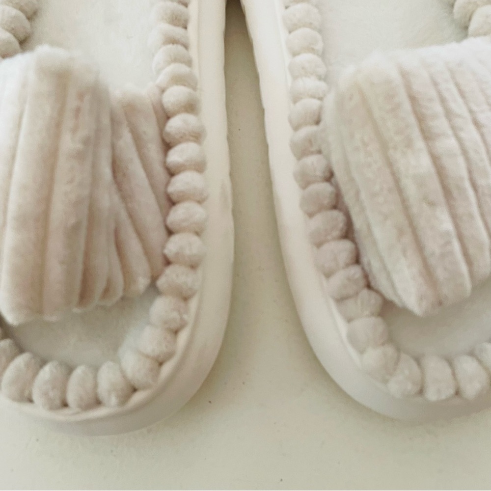 Plush Ribbed Slippers - Picture 3 of 8